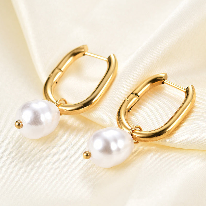 U-shaped Hollow Stud Earrings | Meleni